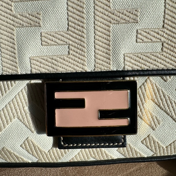 Authentic Fendi Baguette FF - Tote Bag - Picture 3 of 8